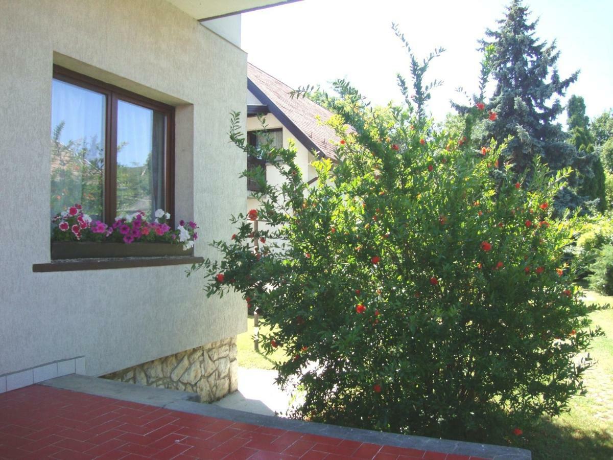 Gyongyvirag Vendeghaz Appartement Balatonboglár Buitenkant foto
